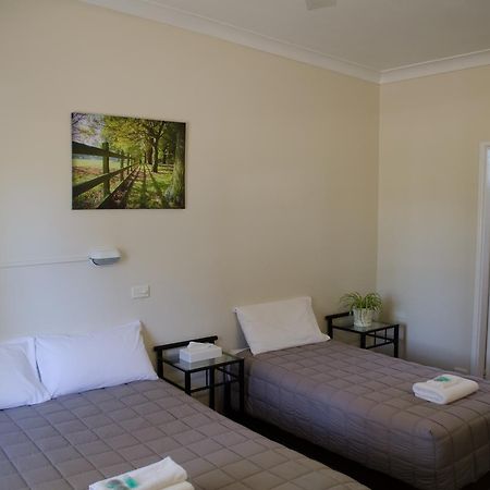 Fairway Lodge Motel Кемпси Экстерьер фото